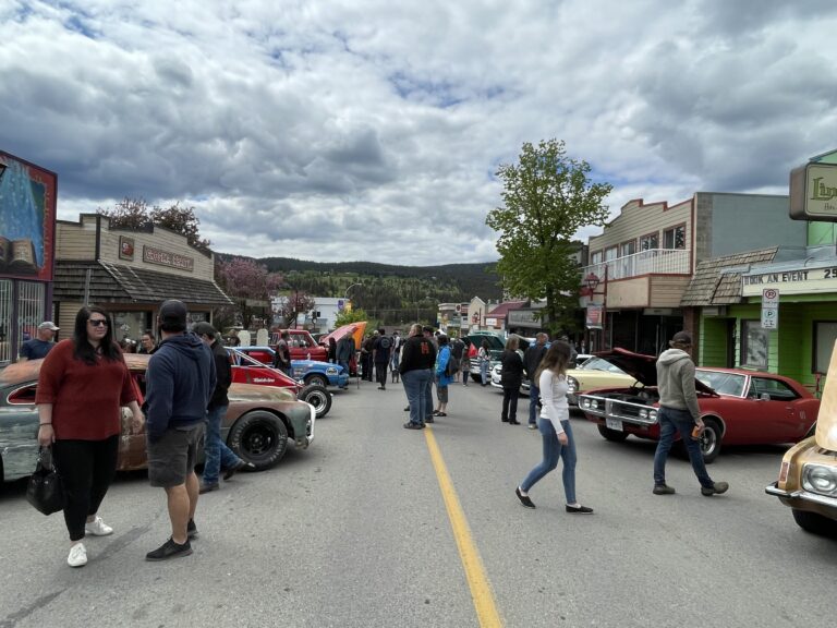 There Was no Shortage of People at the Show and Shine