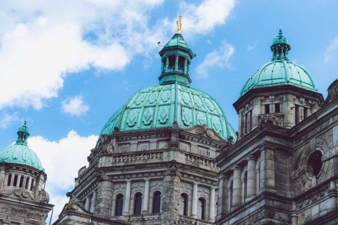 Province projecting less revenue while overpaying for projects