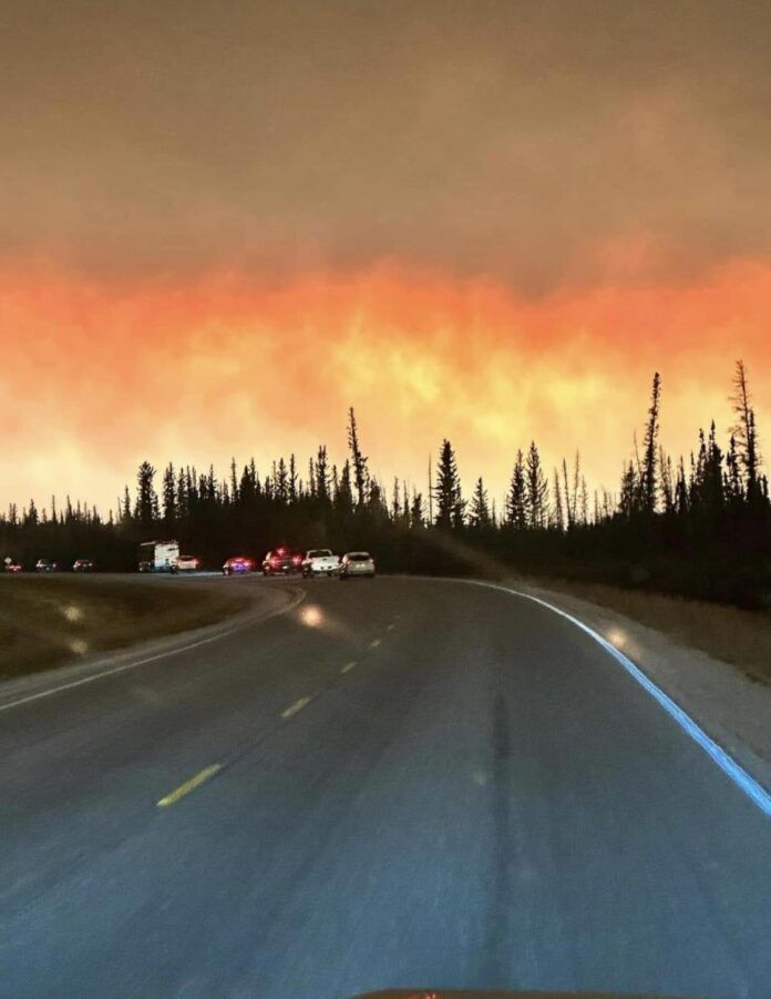 Aggressive wildfires in West Kelowna, Yellowknife leading to more evacuations