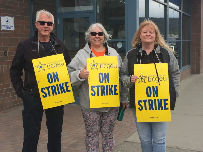 BCGEU Picket Line Set Up In Williams Lake