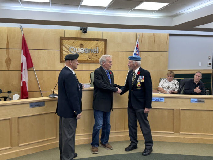 Quesnel Mayor Recieves first poppy IMG_2114